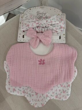 🤍 0~6 Mth Pink Muslin Cotton Floral Bib & Headbands 4 Piece Set NWT